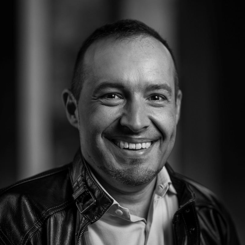 Speaker Image Description