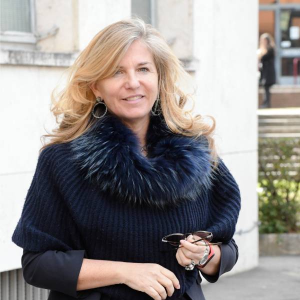 Speaker Image Description